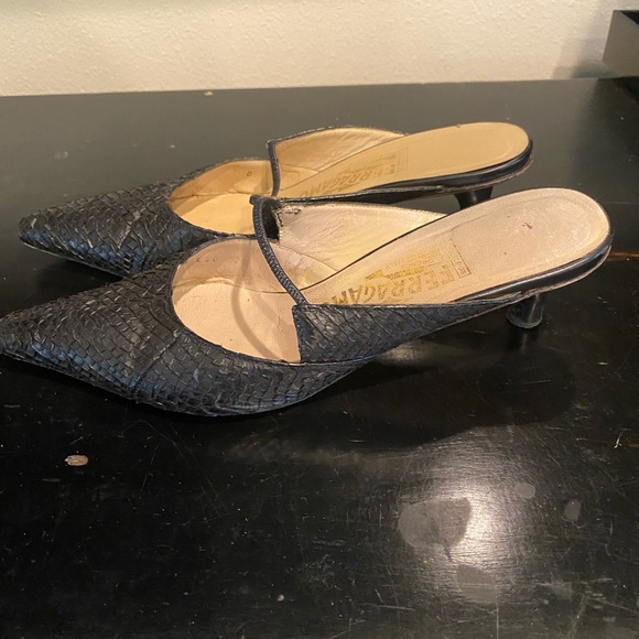 FERRAGAMO 🐍PYTHON MULES PREOWNED BLACK PYTHON Size-7.5 - Picture 11 of 14